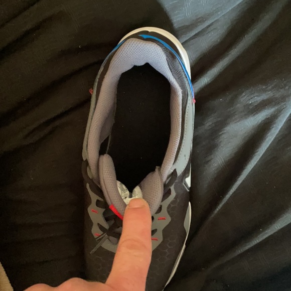 Sneakers - Picture 5 of 6